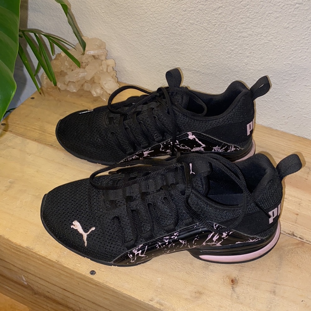 Women's Puma sneakers